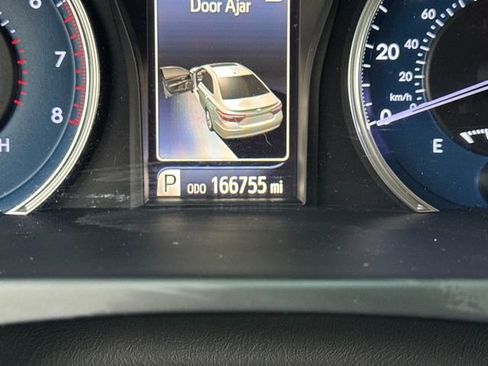 Used 2015 Toyota Camry XLE image 16