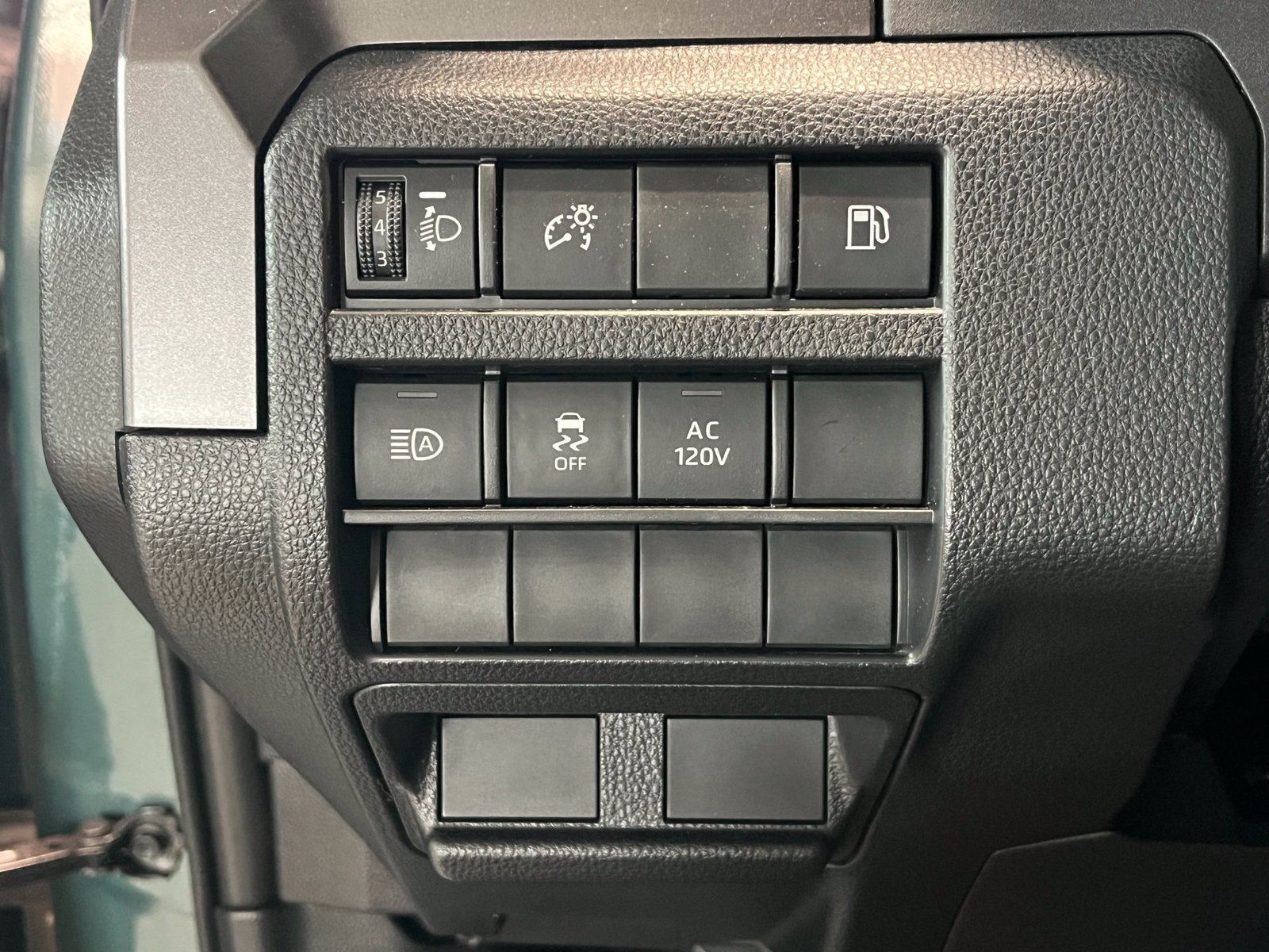 Used 2025 Toyota 4Runner TRD Off-Road AWD/4WD image 33