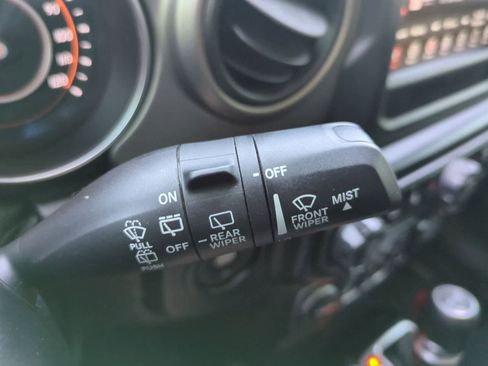 Used 2020 Jeep Wrangler Unlimited Sport AWD/4WD image 25