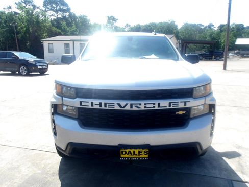 Used 2020 Chevrolet Silverado 1500 Custom w/ Custom Value Package image 3
