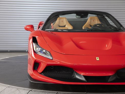 Used 2021 Ferrari F8 Tributo RWD image 11