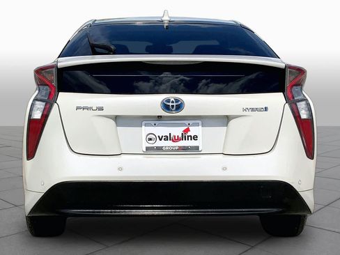 Used 2017 Toyota Prius Four w/ Advanced Technology Package FWD image 5
