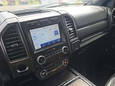 Used 2021 Ford Expedition Max Limited image 5