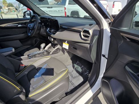 Used 2025 Chevrolet TrailBlazer ACTIV w/ Convenience Package FWD image 15