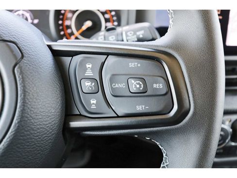 Used 2025 Jeep Wrangler Unlimited Sport AWD/4WD image 16
