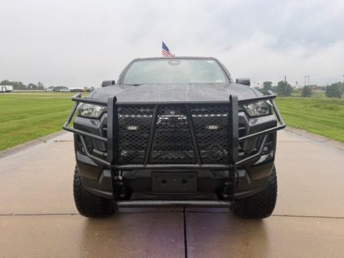 Used 2024 Chevrolet Colorado LT w/ LT Convenience Package RWD image 9