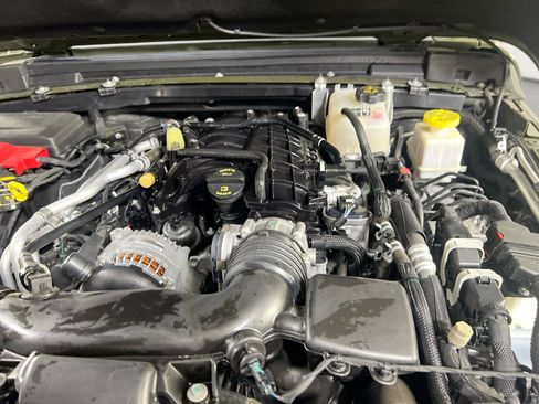 Used 2022 Jeep Gladiator Sport AWD/4WD image 28