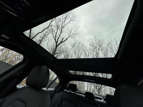 New 2025 Alfa Romeo Giulia AWD w/ Veloce Package AWD image 39