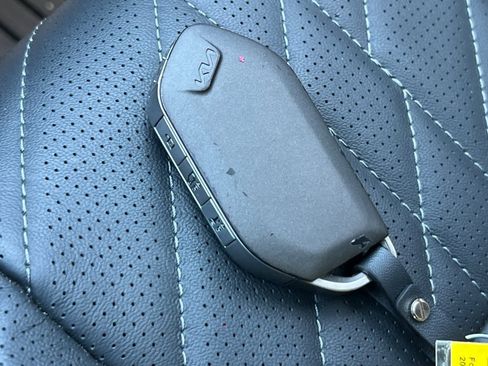 Used 2025 Kia Telluride SX Prestige X-Line image 25