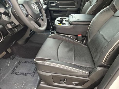 Used 2026 RAM 2500 Laramie AWD/4WD image 17