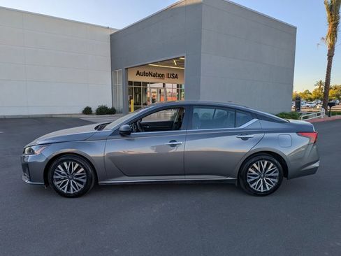 Used 2024 Nissan Altima 2.5 SV image 8