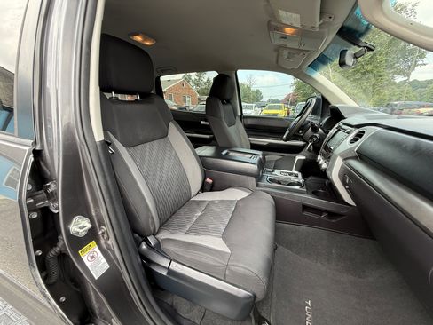 Used 2016 Toyota Tundra SR5 w/ SR5 Upgrade Package image 16