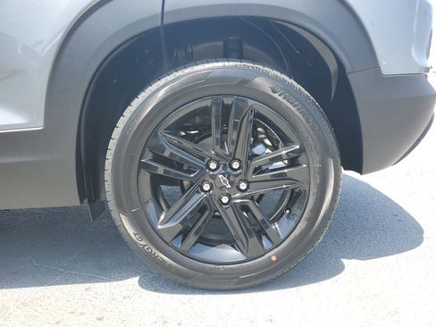 New 2026 Chevrolet TrailBlazer LT w/ Convenience Package FWD image 6