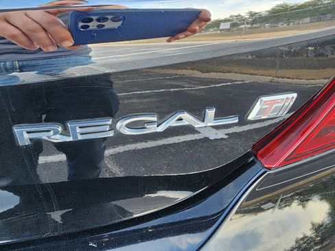 Used 2017 Buick Regal Premium w/ Driver Confidence Package #1 image 9