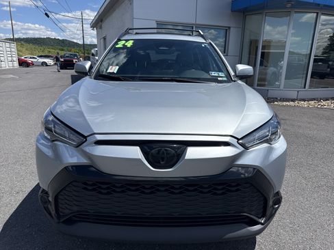 Used 2024 Toyota Corolla Cross AWD Hybrid w/ Moonroof Package image 8