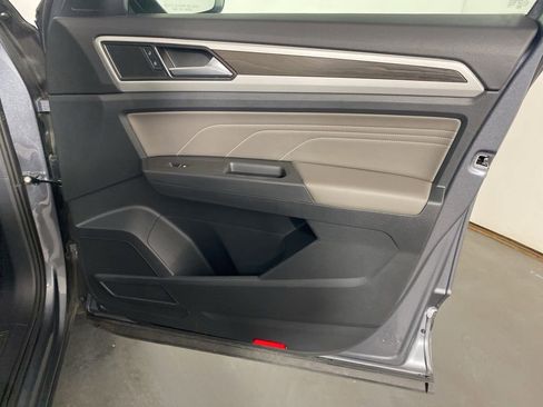 Used 2023 Volkswagen Atlas SE w/ Panoramic Sunroof Package AWD/4WD image 32