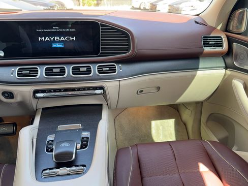 Used 2023 Mercedes-Benz Maybach GLS 600 4MATIC image 13