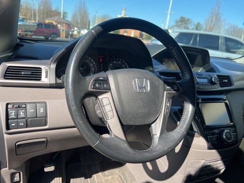 Used 2016 Honda Odyssey Touring Elite image 16