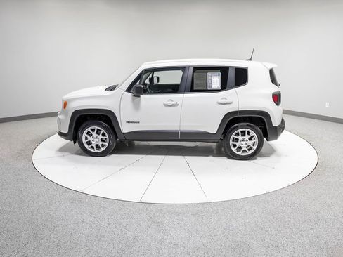 Used 2023 Jeep Renegade Latitude image 31