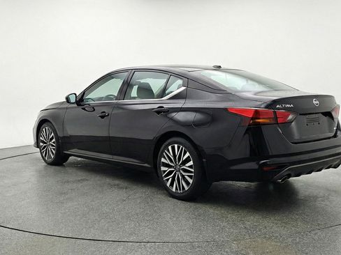 Used 2025 Nissan Altima 2.5 SV FWD image 5