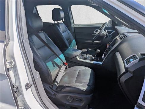 Used 2011 Ford Explorer XLT w/ 202A Rapid Spec Order Code AWD/4WD image 23