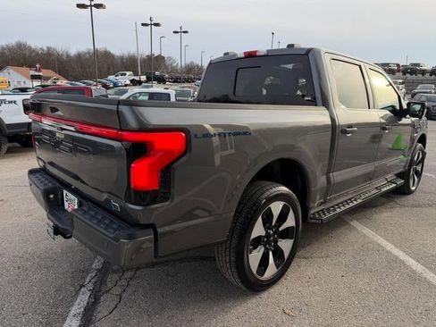 Used 2022 Ford F150 Lightning Platinum image 7