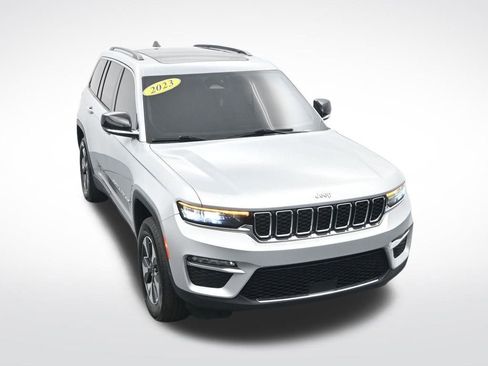 Used 2023 Jeep Grand Cherokee 4WD 4xe image 25