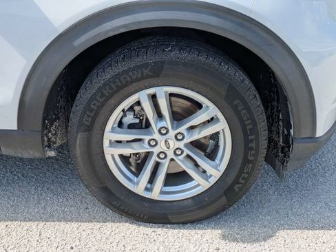 Used 2020 Ford Explorer XLT RWD image 10