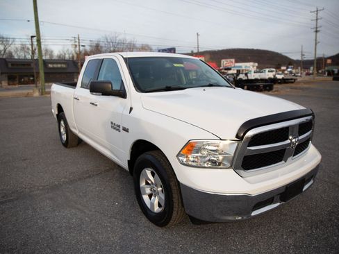 Used 2016 RAM 1500 Classic SLT image 3