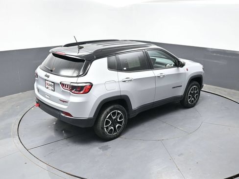Used 2024 Jeep Compass Trailhawk AWD/4WD image 39