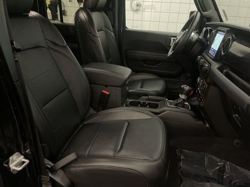 Used 2023 Jeep Wrangler Altitude image 21