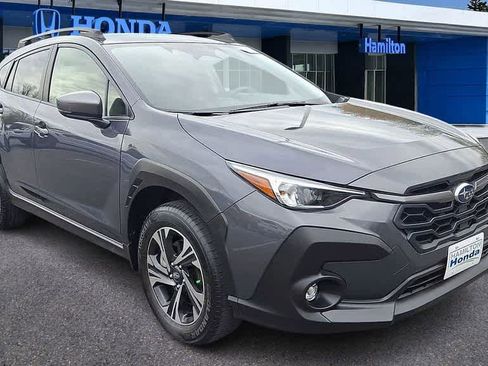 Used 2024 Subaru Crosstrek 2.0i Premium image 2