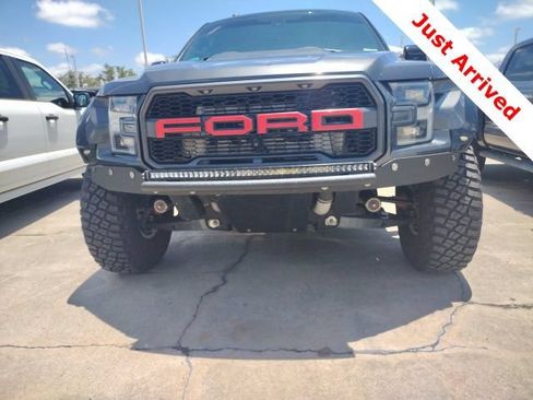 Used 2017 Ford F150 Raptor w/ Equipment Group 802A Luxury AWD/4WD image 3
