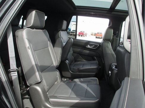 Used 2021 GMC Yukon SLT w/ SLT Luxury Plus Package image 22