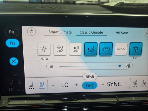 New 2025 Volkswagen Atlas SEL Premium R-Line image 18
