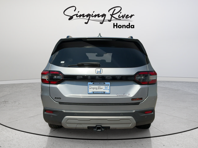 Used 2025 Honda Pilot TrailSport image 5