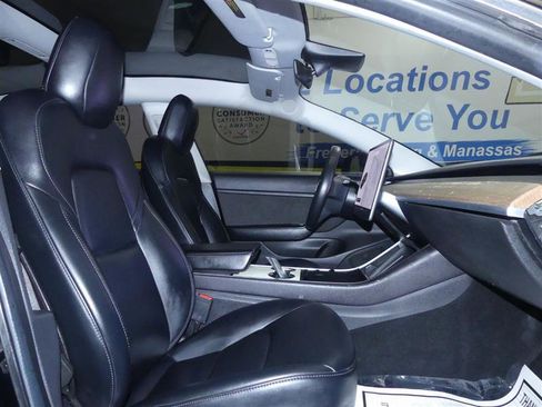 Used 2019 Tesla Model 3 Standard Range Plus image 7