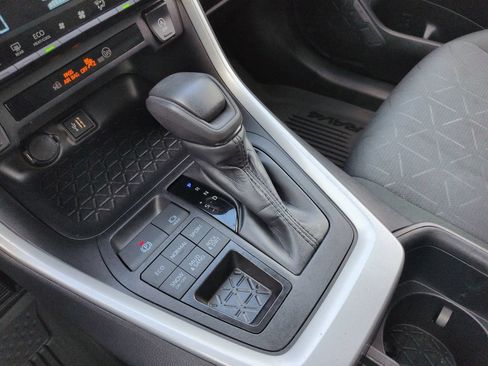 Certified 2025 Toyota RAV4 XLE AWD/4WD image 24