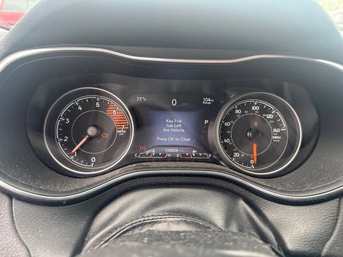 Used 2019 Jeep Cherokee Trailhawk AWD/4WD image 17