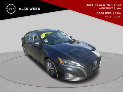 Used 2024 Nissan Altima 2.5 SV
