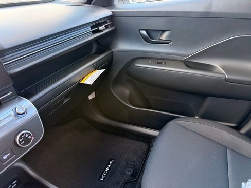 New 2026 Hyundai Kona SE image 12