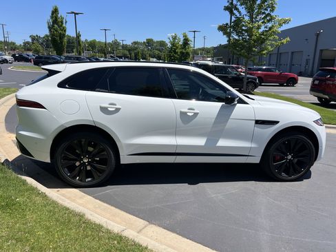 Certified 2026 Jaguar F-PACE R-Dynamic S AWD/4WD image 8
