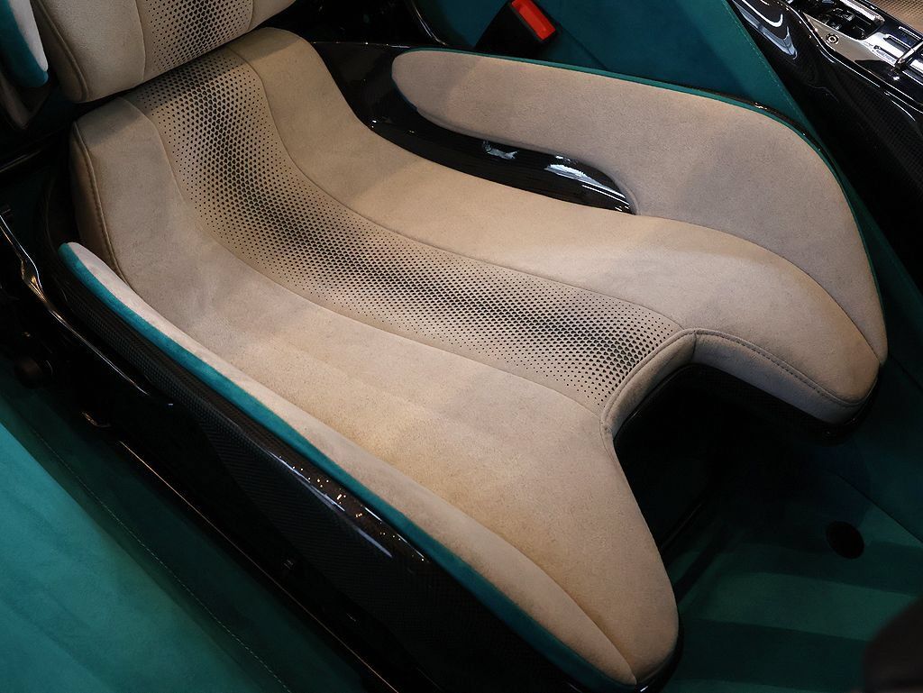 Certified 2022 Ferrari SF90 Spider AWD/4WD image 33