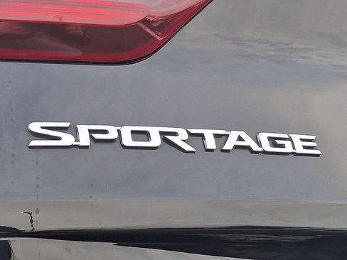 Certified 2022 Kia Sportage LX image 30
