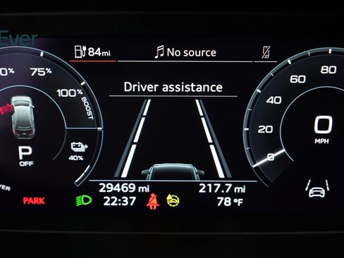 Used 2022 Audi Q4 e-tron Premium Plus image 25