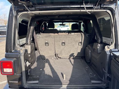 Used 2019 Jeep Wrangler Unlimited Sahara w/ Uconnect 4C Nav & Sound Group image 39