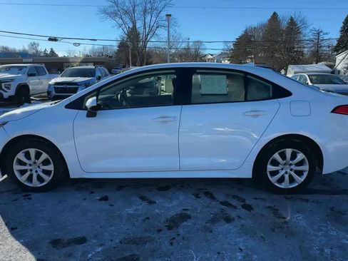 Used 2023 Toyota Corolla LE image 5