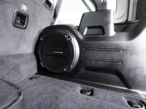 Used 2023 Jeep Wrangler Unlimited w/ Sun & Screen Package AWD/4WD image 17