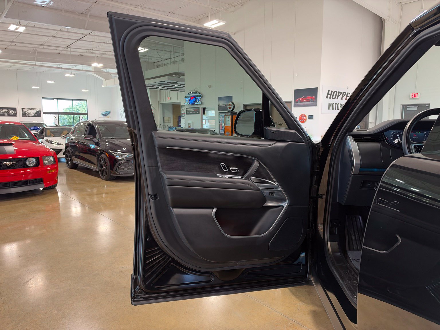 Used 2023 Land Rover Range Rover SE AWD/4WD image 9