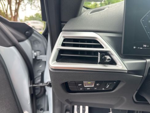 Used 2025 BMW M240i Coupe RWD image 28
